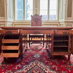 Starožitný psací stůl z dubu velký Starožitný psací stůl z dubu velký