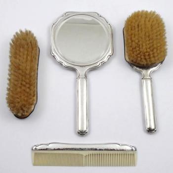 Stříbrna toaletní souprava - Karl Hohmann Stříbrna toaletní souprava - Karl Hohmann