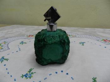 Ingrid Schlevogt: Flakon s růžemi Ingrid Schlevogt: Flakon s růžemi