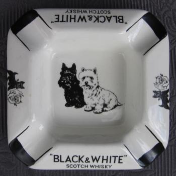 Popelník - Black & white, scotch whisky Popelník - Black & white, scotch whisky