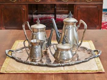 Secesní souprava na čaj a kávu, značená Secesní souprava na čaj a kávu, značená