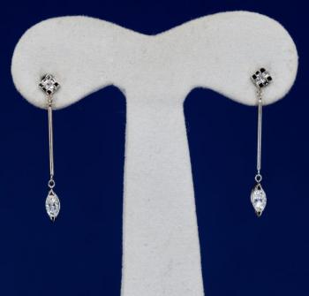 Bílozlaté náušnice s diamanty Bílozlaté náušnice s diamanty