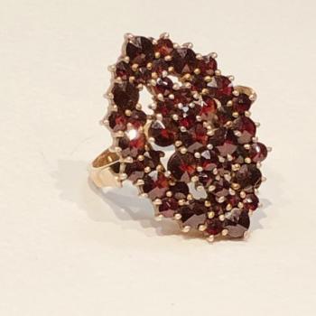 Granátový prsten Granátový prsten