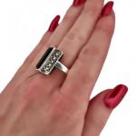 STŘÍBRNÝ ART DECO PRSTEN S ONYXEM A MARKAZITY STŘÍBRNÝ ART DECO PRSTEN S ONYXEM A MARKAZITY