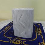 Bílá porcelánová váza Bílá porcelánová váza