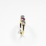 Zlatý prsten s brilianty a rubínem Zlatý prsten s brilianty a rubínem