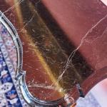 Bohatě vyřezávaný konzolový stůl s mramorem Bohatě vyřezávaný konzolový stůl s mramorem