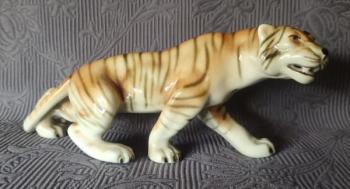 Soška tygra, zn. Dux  Soška tygra, zn. Dux