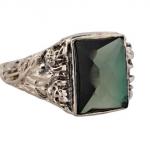 STŘÍBRNÝ PÁNSKÝ PRSTEN SE ZELENÝM TURMALÍNEM STŘÍBRNÝ PÁNSKÝ PRSTEN SE ZELENÝM TURMALÍNEM