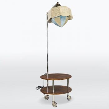 Stojací lampa na kolečkách Stojací lampa na kolečkách