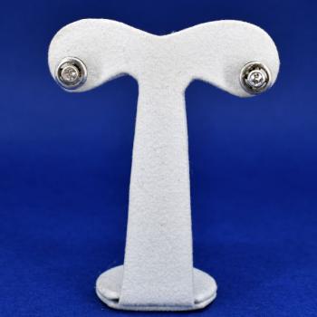 Bílozlaté náušnice s brilianty Bílozlaté náušnice s brilianty