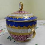 Větší hrnek, ŠaPo s poklopem - Empír Větší hrnek, ŠaPo s poklopem - Empír