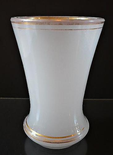 Číše mléčná Číše mléčná