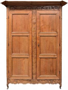 Maaslandská skříň z 18. století. Dub Maaslandská skříň z 18. století. Dub