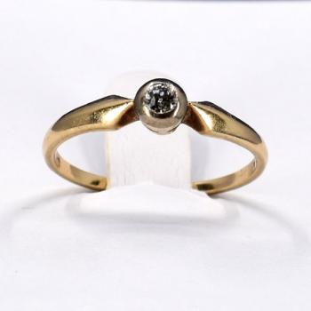 Zlatý prsten s briliantem Zlatý prsten s briliantem