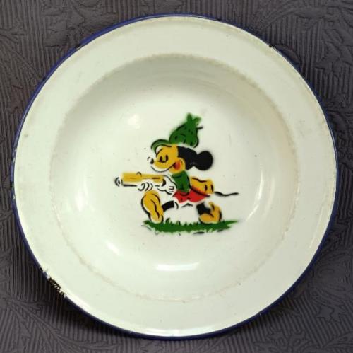 Smaltovaný talíř hluboký, dětský motiv, zn. Sfinx  Smaltovaný talíř hluboký, dětský motiv, zn. Sfinx