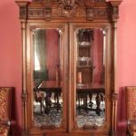 Luxusní starožitná šatní skříň ze zámku Luxusní starožitná šatní skříň ze zámku