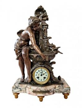 HODINY FIGURÁLNÍ FONTÁNA SÝKOREK HODINY FIGURÁLNÍ FONTÁNA SÝKOREK