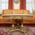 Kruhový konferenční stolek s onyxem Kruhový konferenční stolek s onyxem