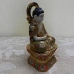 Bohatě zdobená soška, Buddha - Satsuma, Japonsko Bohatě zdobená soška, Buddha - Satsuma, Japonsko