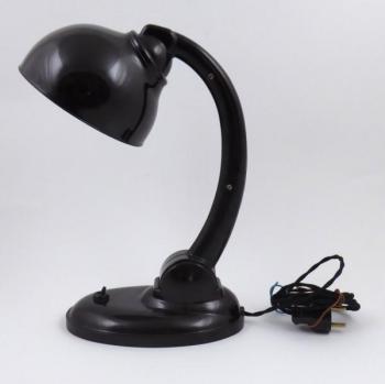 Kloubová celobakelitová stolní lampa - typ 11126 Kloubová celobakelitová stolní lampa - typ 11126