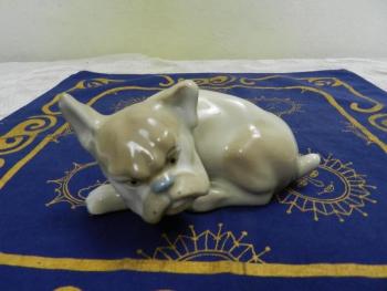 Porcelánová plastika, pes - Dubí u Teplic Porcelánová plastika, pes - Dubí u Teplic