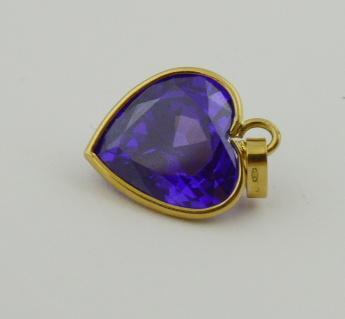 Zlatý přívěsek s fialovým srdíčkem Zlatý přívěsek s fialovým srdíčkem