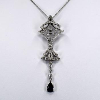 Bílozlatý přívěs v secesním stylu s brilianty Bílozlatý přívěs v secesním stylu s brilianty