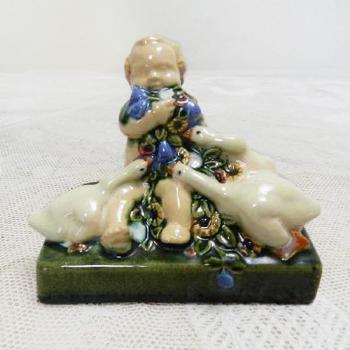 Soška, dítě a husy - VDK Bechyně, Lichtág, Powolny Soška, dítě a husy - VDK Bechyně, Lichtág, Powolny