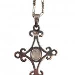 STŘÍBRNÝ SET ZDOBENÝ KŘÍŽEK S MĚSÍČNÍM KAMENEM STŘÍBRNÝ SET ZDOBENÝ KŘÍŽEK S MĚSÍČNÍM KAMENEM