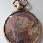 Pozlacený kulatý přívěsek - otevírací Pozlacený kulatý přívěsek - otevírací