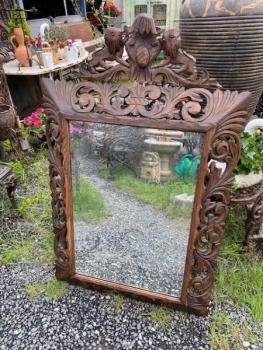 Řezbované zrcadlo s volutou  Řezbované zrcadlo s volutou