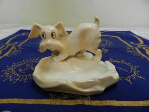 Art deco popelník, pejsek - Ditmar Urbach Art deco popelník, pejsek - Ditmar Urbach