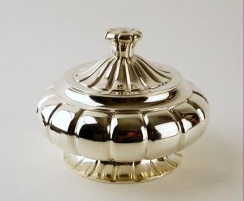 Stříbrná art deco dóza Stříbrná art deco dóza