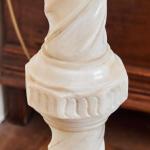 Alabastrový podstavec / sloup, Itálie Alabastrový podstavec / sloup, Itálie