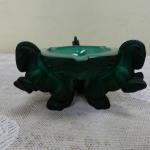 Malachitový popelník nesený okřídlenými koňmi Malachitový popelník nesený okřídlenými koňmi