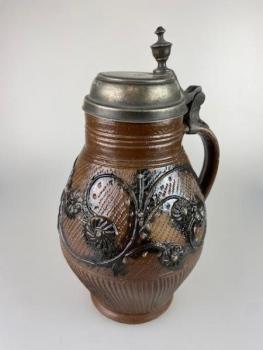 Keramický džbán s cínovým víčkem P5   Keramický džbán s cínovým víčkem P5