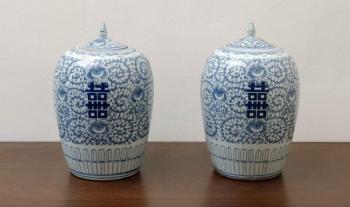 Čínské párové zásobnice s víky, kobaltová podglazu Čínské párové zásobnice s víky, kobaltová podglazu