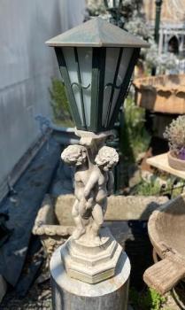 Stará zahradní lampa  Stará zahradní lampa