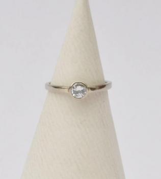 Zlatý prsten s diamantem Zlatý prsten s diamantem