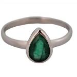 ZLATÝ PRSTEN Z BÍLÉHO ZLATA S KAPKOVÝM SMARAGDEM ZLATÝ PRSTEN Z BÍLÉHO ZLATA S KAPKOVÝM SMARAGDEM