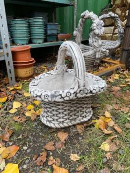 Květináč ve tvaru košíku Květináč ve tvaru košíku