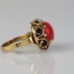 Zlatý prsten s mořským korálem Zlatý prsten s mořským korálem