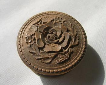 Šperkovnice růže (dřevořezba) Šperkovnice růže (dřevořezba)