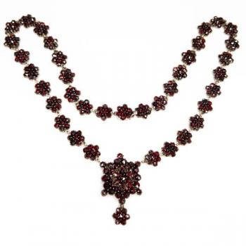 Granátový náhrdelník Granátový náhrdelník