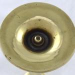 Leštěný mosazný svícen s prstenci Leštěný mosazný svícen s prstenci