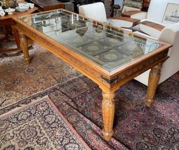 Jídelní stůl s vykládanou deskou  Jídelní stůl s vykládanou deskou