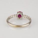 Prsten s rubínem a diamanty Prsten s rubínem a diamanty