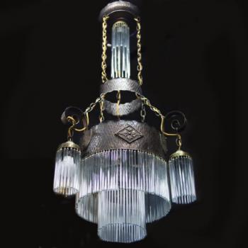 Secesní lustr s ověsky Secesní lustr s ověsky