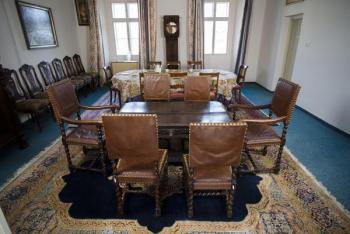 Sada jídelních židlí Jacobe. Kůže Sada jídelních židlí Jacobe. Kůže